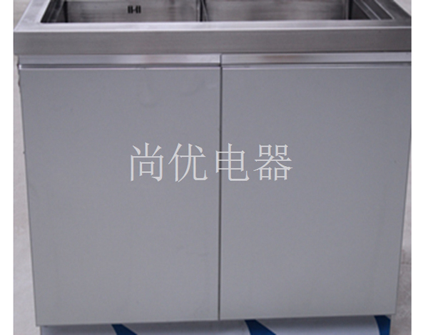 集成水槽12
